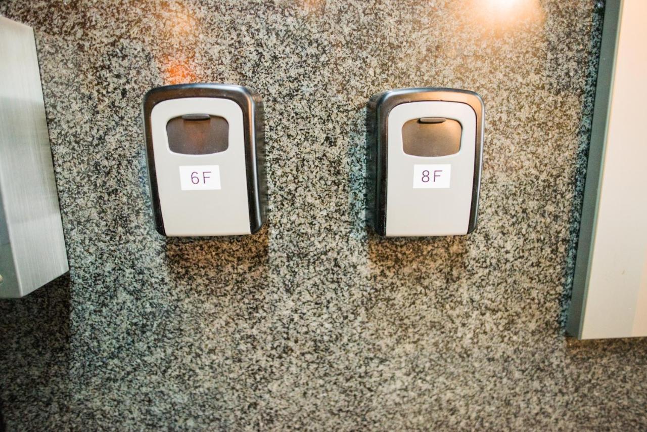 East End Building - Self Check-in Only Ōsaka
